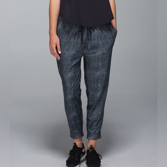 NWT Lululemon Ebb To Street Pant - Picture 1 of 14